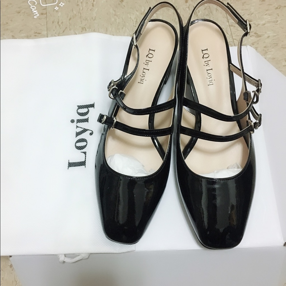 Loyiq Mary Jane black patent leather